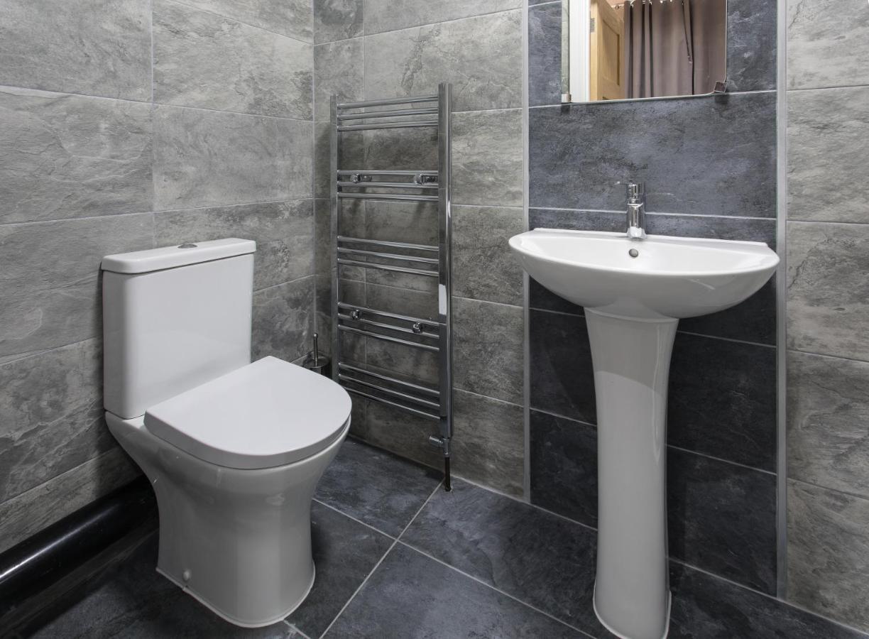 High Bank Hotel Leeds  Extérieur photo