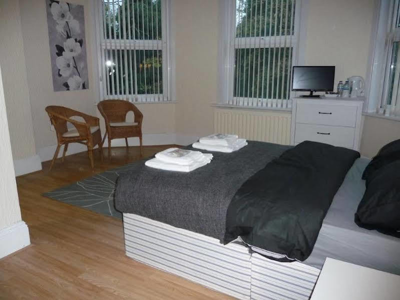 High Bank Hotel Leeds  Extérieur photo